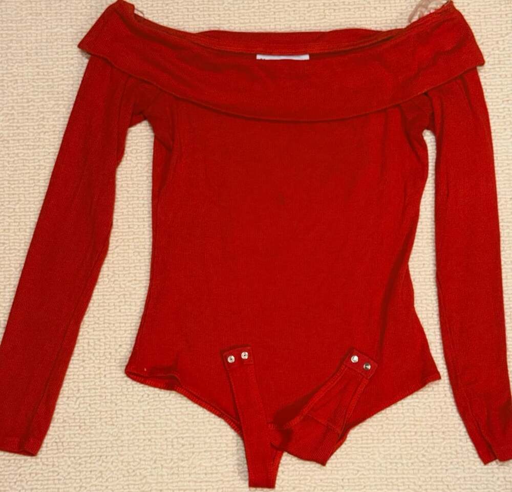 No Boundaries Red Off The Shoulder Bodysuit Size M (8-10)